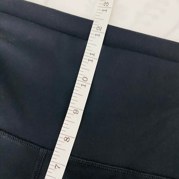 Zyia Active Black Cheetah Print High Rise Crop Womens Light n Tight Leggings 12 - Picture 3 of 7